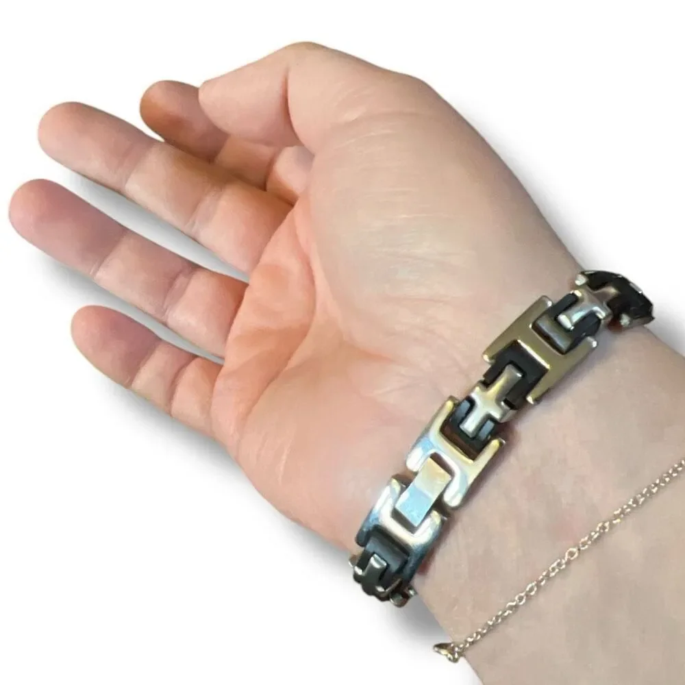 7 3/4” West Coast Jewelry WCJ Stainless Steel Cross Link Bracelet